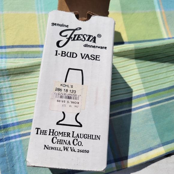 Fiesta Bud Vase Yellow Post 86 NWT/NIB ~ Fiestaware ~ - Picture 3 of 16